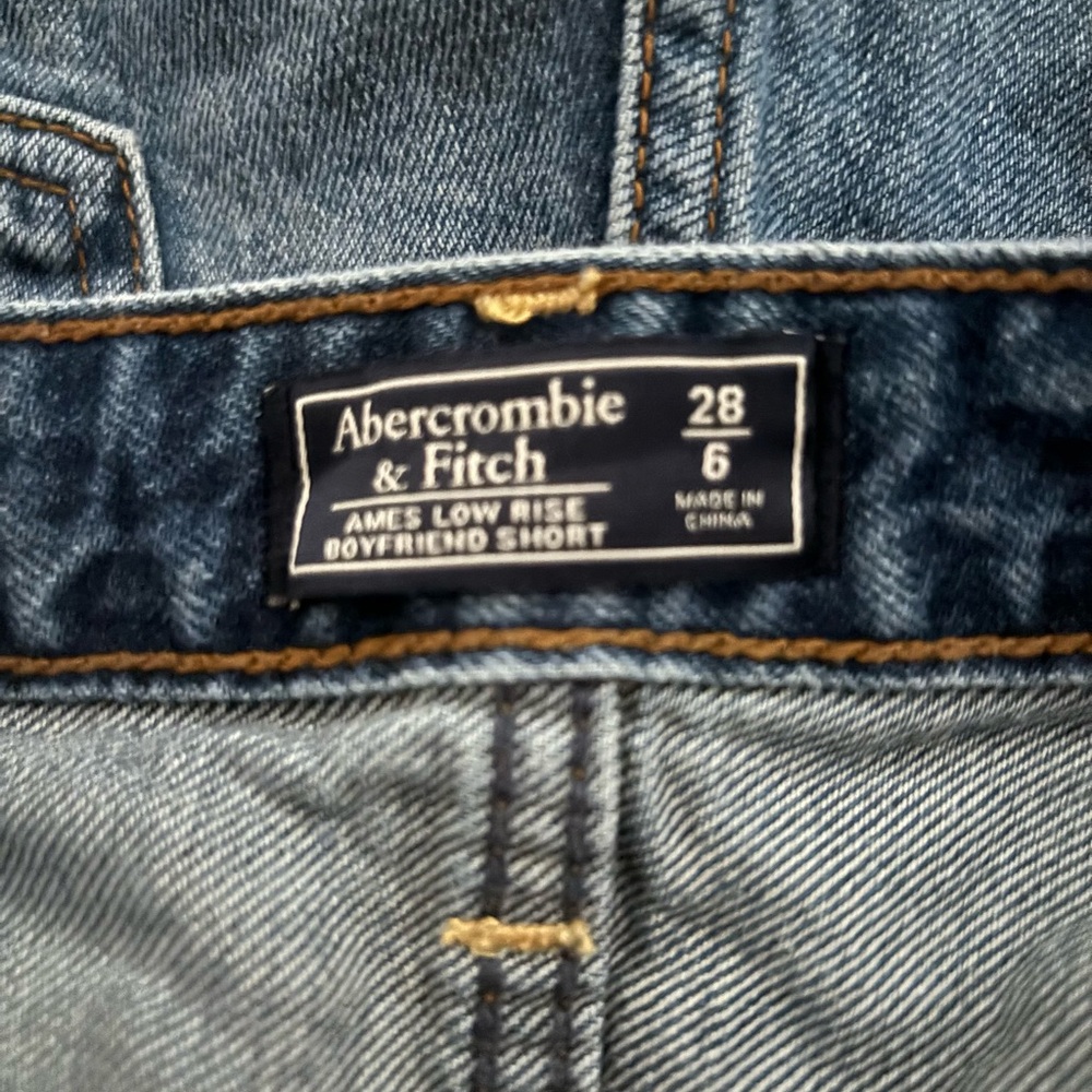 Abercrombie & Fitch Ames Low Rise Boyfriend Shorts Size 6 - Picture 3 of 3